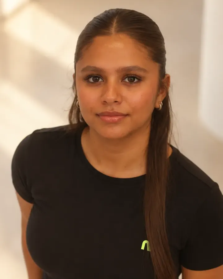 Zoé, Account Manager